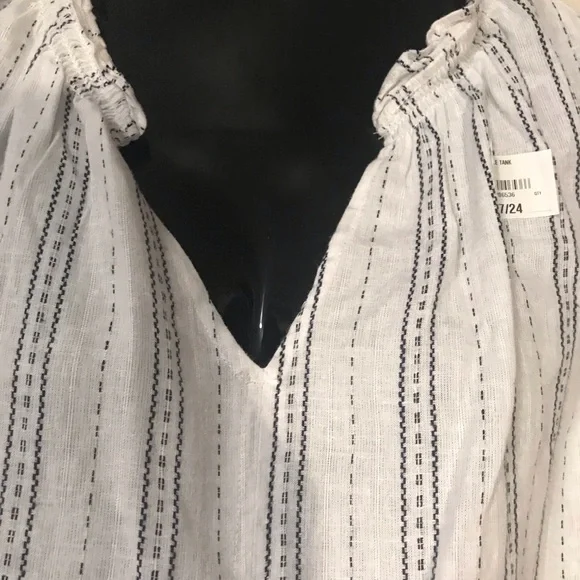 Plus size Ruffle Tank - Picture 4 of 11